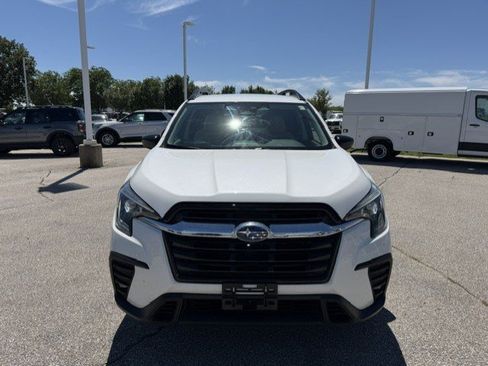 Used 2024 Subaru Ascent Limited AWD/4WD image 2