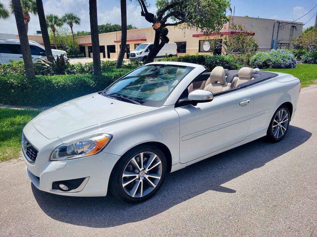 Used 2013 Volvo C70 T5 FWD image 3