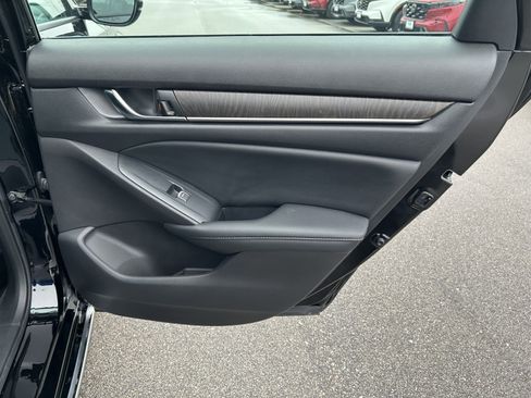 Used 2022 Honda Accord EX-L image 16