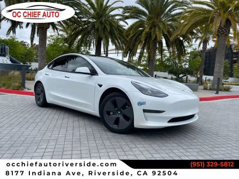 Used 2023 Tesla Model 3 Standard Range image 1