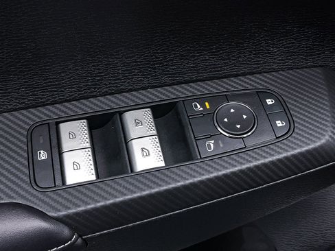 New 2025 Mitsubishi Outlander ES image 10