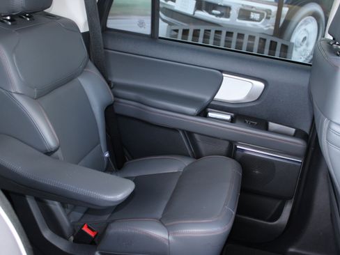 Used 2025 Ford Expedition Active image 14