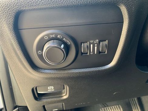 Used 2023 Jeep Grand Cherokee Altitude image 25