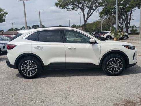 New 2025 Ford Escape SE w/ PHEV Premium Package image 16