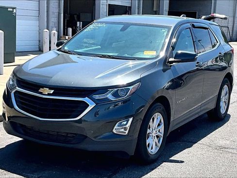 Used 2019 Chevrolet Equinox LT FWD image 2