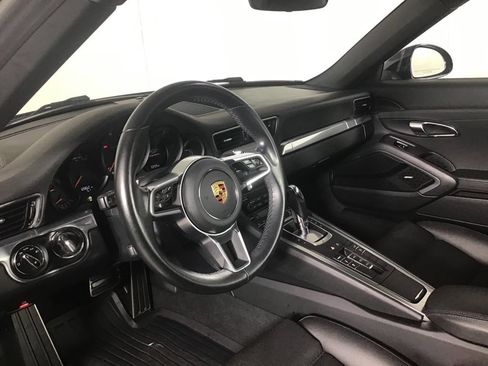 Used 2019 Porsche 911 Carrera RWD image 4