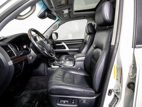 Used 2019 Toyota Land Cruiser AWD/4WD image 9