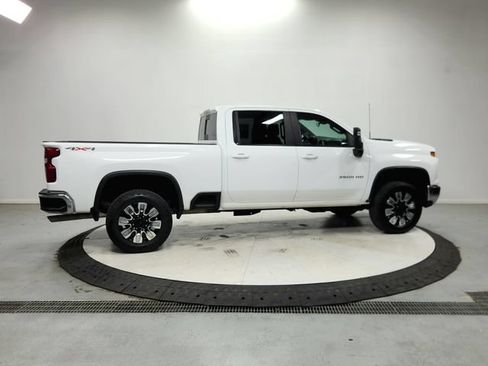 Used 2024 Chevrolet Silverado 3500 LT w/ Convenience Package AWD/4WD image 9