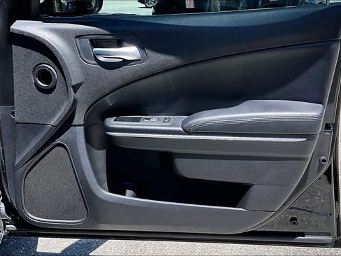 Used 2019 Dodge Charger SXT w/ Leather Interior Group RWD image 27
