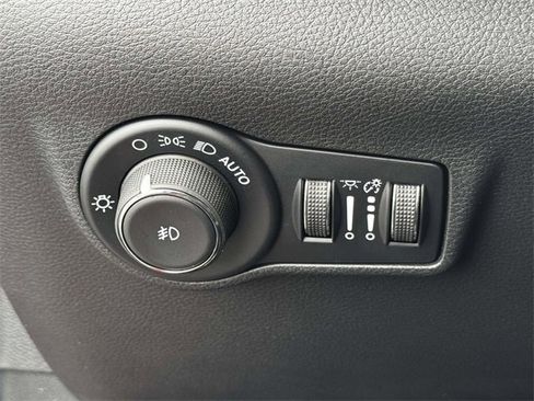 New 2026 Jeep Compass Limited image 7