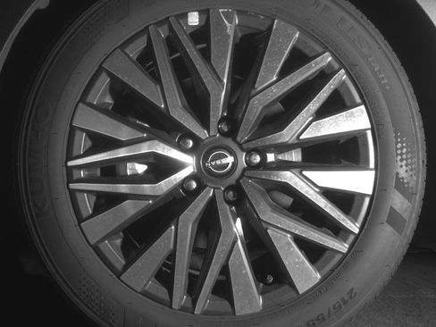 Used 2025 Nissan Altima 2.5 SV FWD image 12