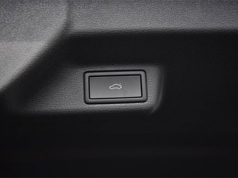 New 2025 Volkswagen ID. Buzz Pro S image 28