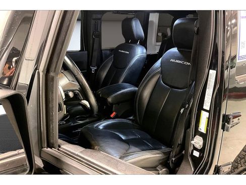 Used 2015 Jeep Wrangler Unlimited Rubicon image 21