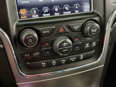 Used 2018 Jeep Grand Cherokee Limited w/ Luxury Group II image 19