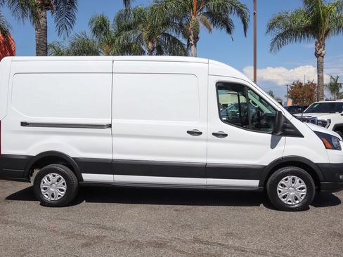 Used 2022 Ford E-Transit Medium Roof RWD image 12