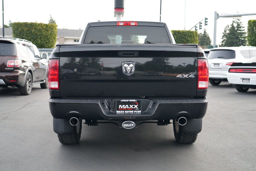 Used 2017 RAM 1500 Express AWD/4WD image 10