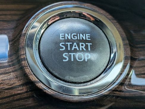 Used 2013 Toyota Avalon Limited image 28