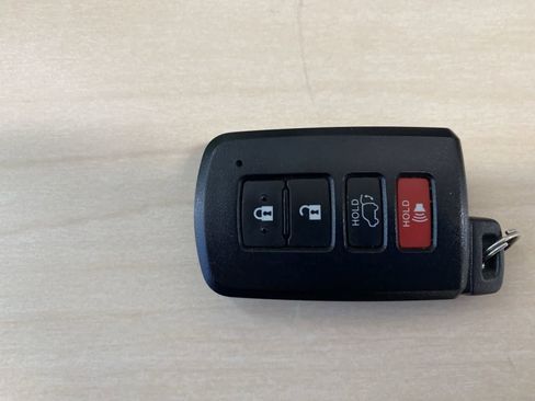 Used 2017 Toyota Highlander Limited image 40