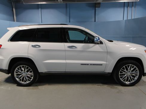 Used 2018 Jeep Grand Cherokee Summit AWD/4WD image 36