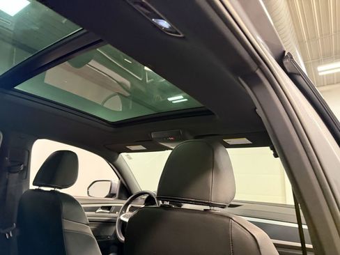 Used 2023 Volkswagen Atlas Cross Sport SEL Premium R-Line image 70