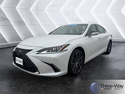 Used 2025 Lexus ES 350 w/ Premium Package