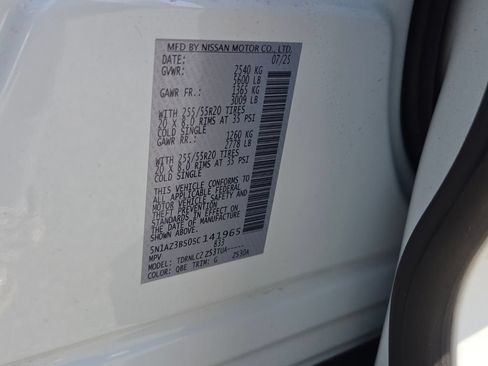 Used 2025 Nissan Murano SV AWD/4WD image 11