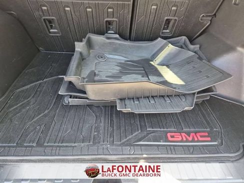 Used 2023 GMC Terrain SLE w/ Driver Convenience Package FWD image 27