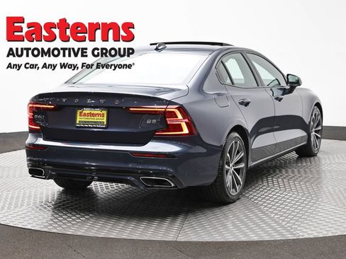 Used 2022 Volvo S60 B5 Momentum AWD/4WD image 5