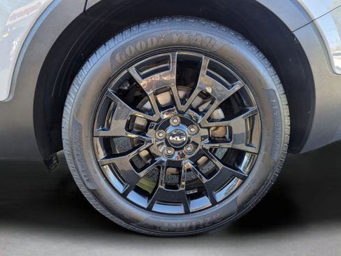 Used 2022 Kia Telluride EX w/ EX Premium Package image 7