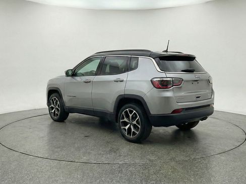 Used 2025 Jeep Compass Limited AWD/4WD image 6