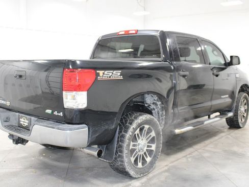 Used 2012 Toyota Tundra 4x4 CrewMax image 9