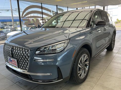 Used 2023 Lincoln Corsair AWD w/ Equipment Group 101A image 3