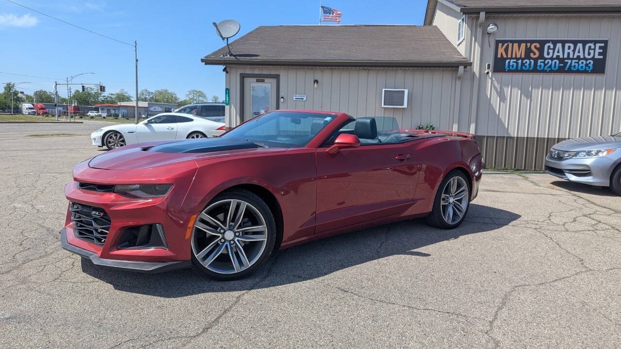 Used 2017 Chevrolet Camaro LT RWD image 2