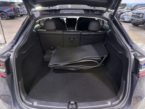 Used 2023 Tesla Model Y Long Range AWD/4WD image 29