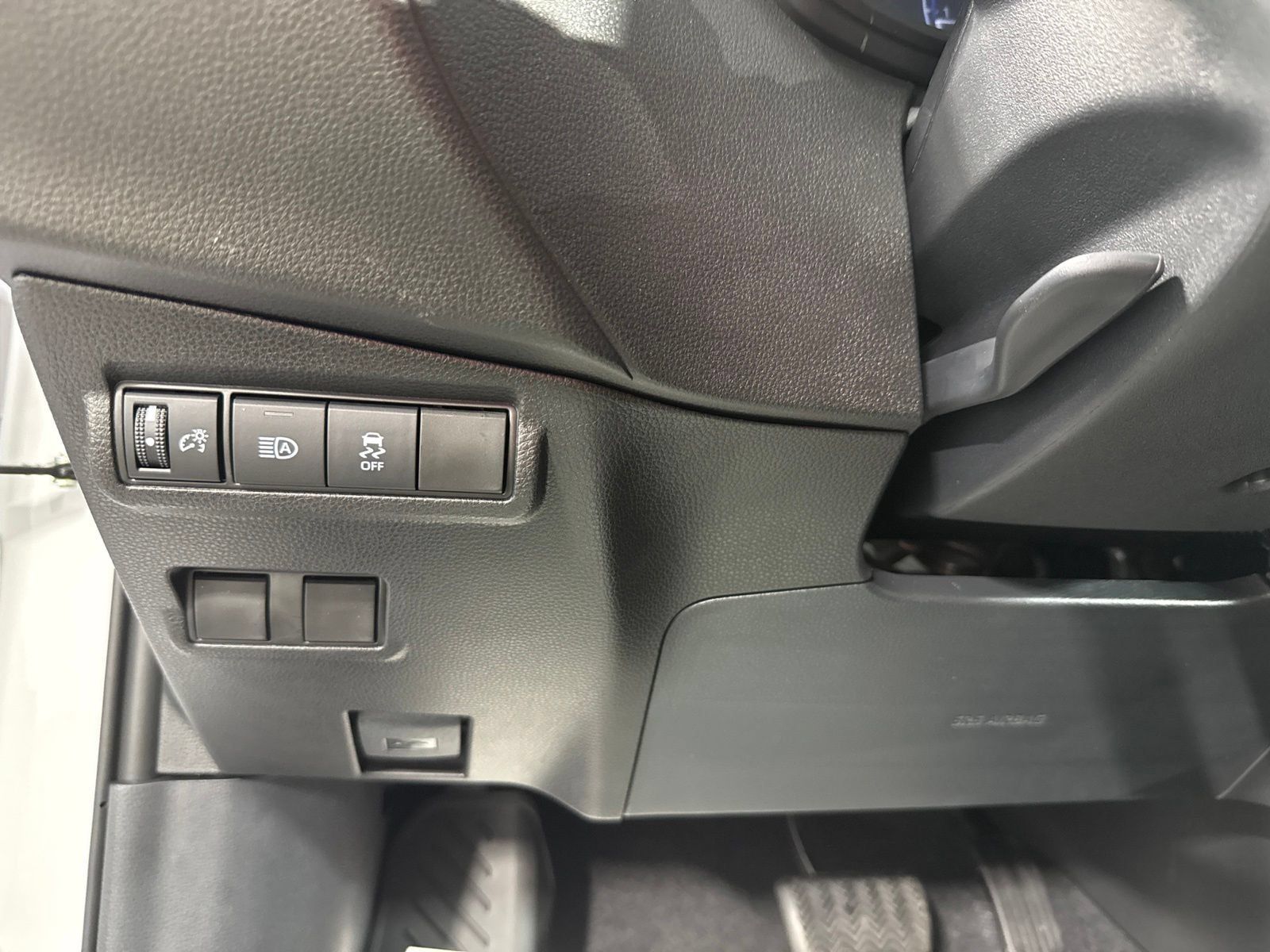 New 2026 Toyota Corolla Cross LE AWD/4WD image 36
