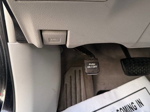 Used 2013 Toyota Camry XLE w/ Leather Pkg image 36