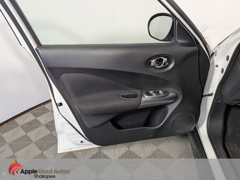 Used 2014 Nissan Juke S image 9