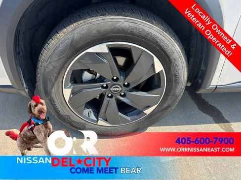 Used 2025 Nissan Rogue SV AWD/4WD image 9