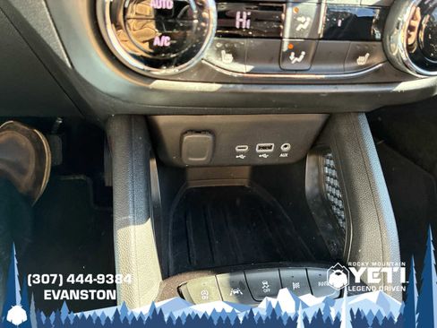 Used 2023 Chevrolet TrailBlazer RS w/ Convenience Package image 19