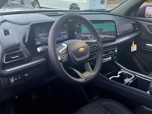 New 2026 Chevrolet Traverse LT w/ LPO, Floor Liner Package image 6