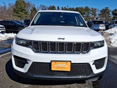 Certified 2023 Jeep Grand Cherokee Laredo image 8