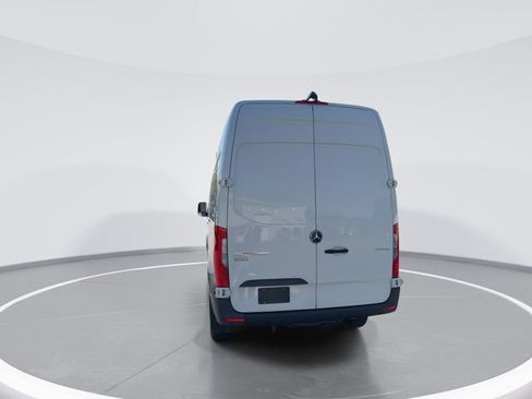 Used 2025 Mercedes-Benz Sprinter 2500 image 7