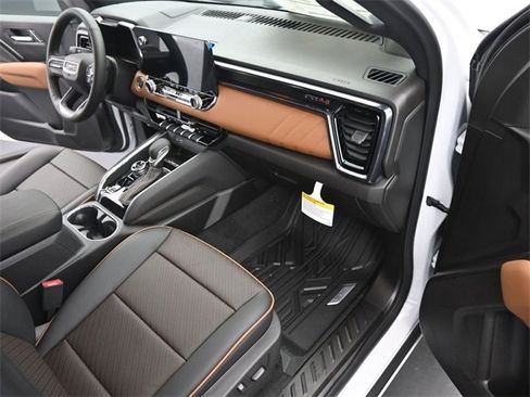 New 2026 GMC Canyon AT4 w/ AT4 Premium Package image 17