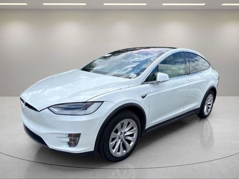 Used 2020 Tesla Model X Long Range AWD/4WD image 3