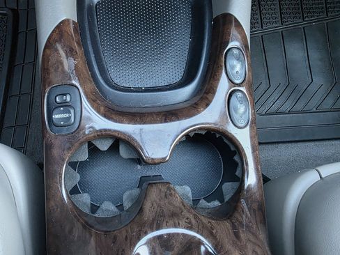 Used 2006 Toyota Sequoia SR5 image 17