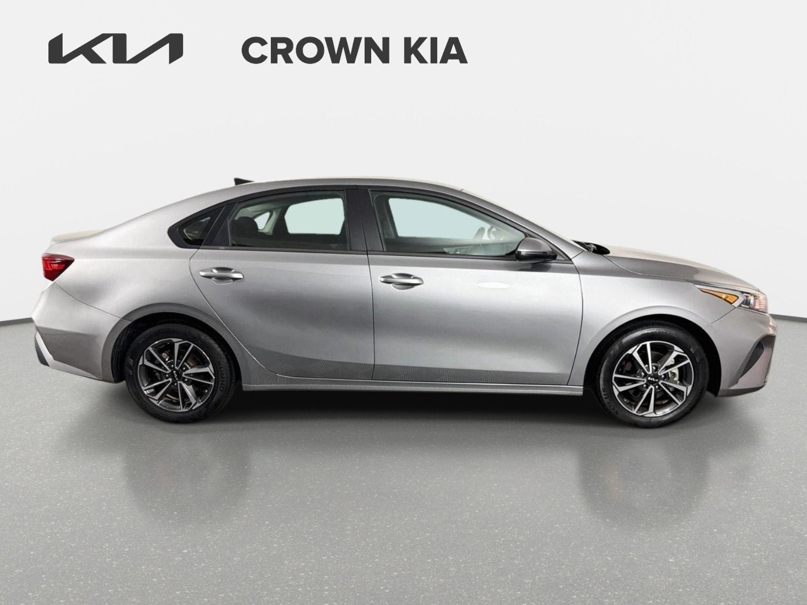 Used 2024 Kia Forte LXS w/ LXS Technology Package FWD image 4