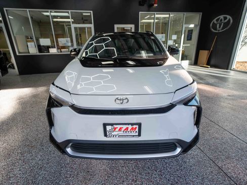Used 2023 Toyota bZ4X Limited image 6