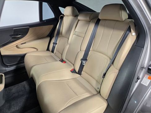 Used 2022 Lexus LS 500 AWD w/ Accessory Package (Z2) image 16