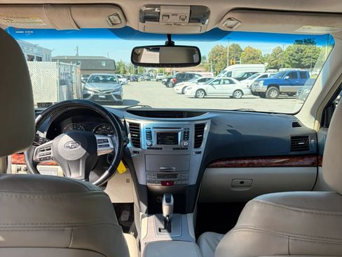 Used 2012 Subaru Outback 3.6R Limited w/ Moonroof Pkg AWD/4WD image 25