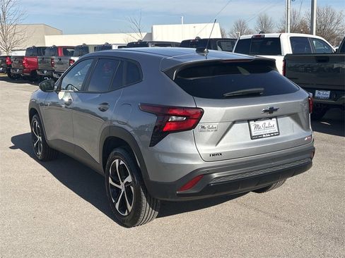 Used 2024 Chevrolet Trax RS w/ Driver Confidence Package image 7